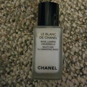 Chanel Le Blanc multi illuminating base